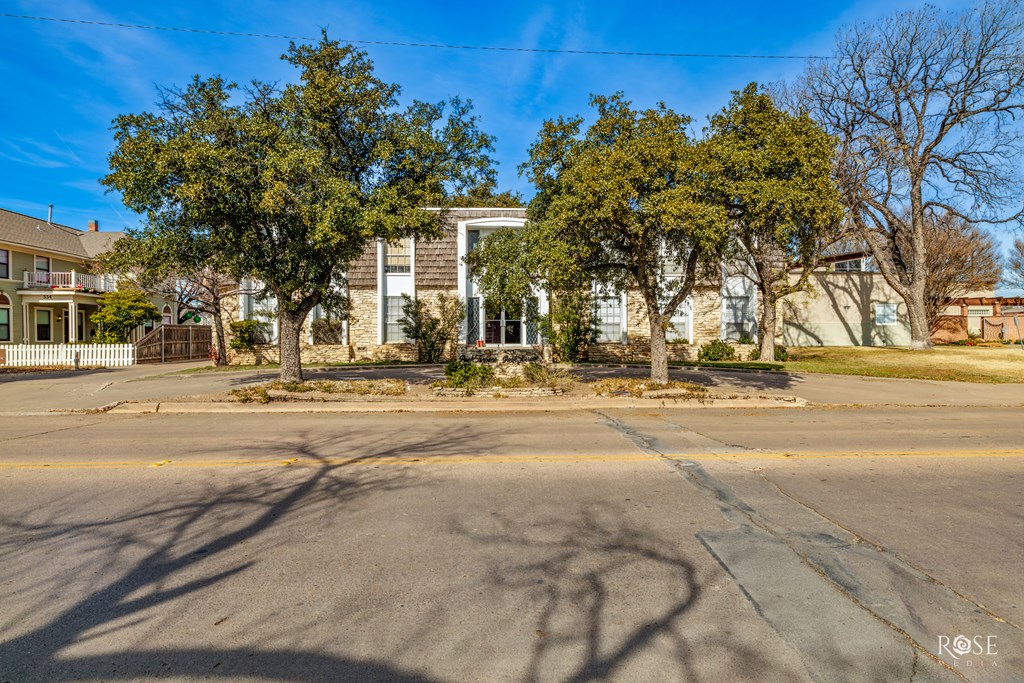 326 W Concho Ave Property Photo 2