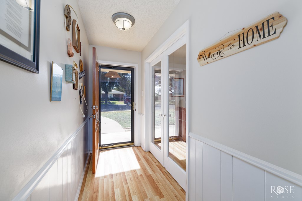 2714 Canyon Creek Dr Property Photo 2