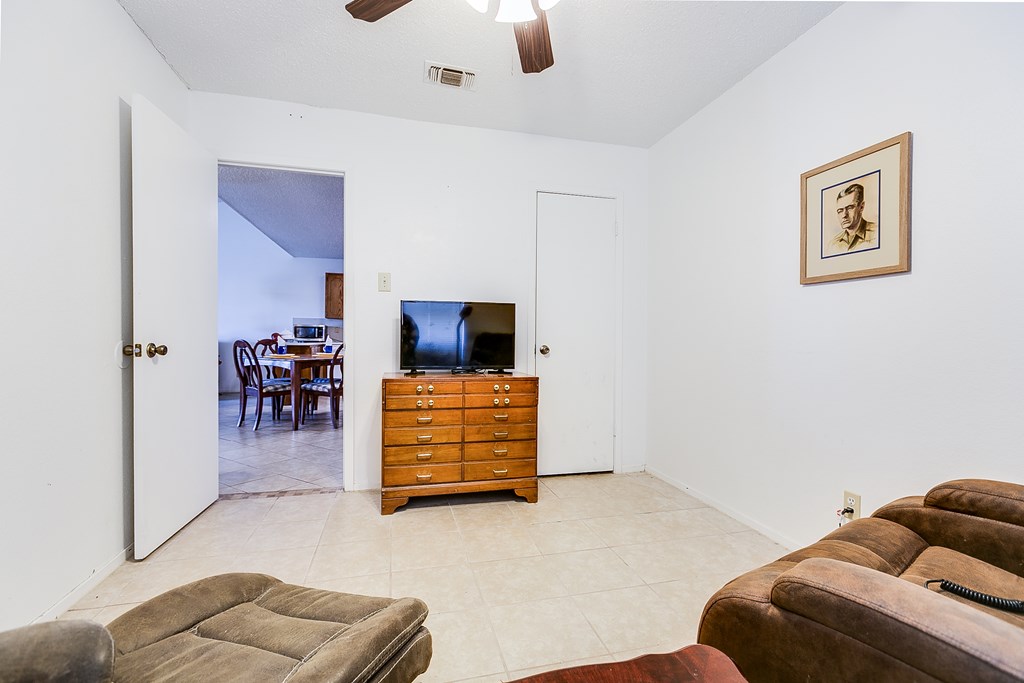3817-d Wild Rye Tr Property Photo 5