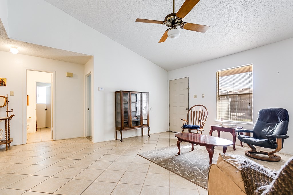 3817-d Wild Rye Tr Property Photo 8