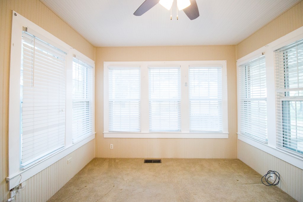 4718 Armstrong St Property Photo 20