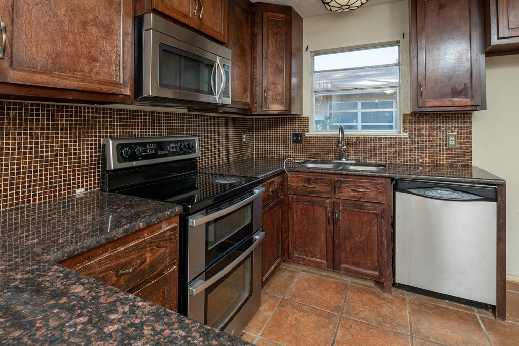 3226 North St Property Photo 9