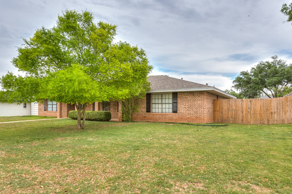 5014 Green Valley Trail Property Photo 2
