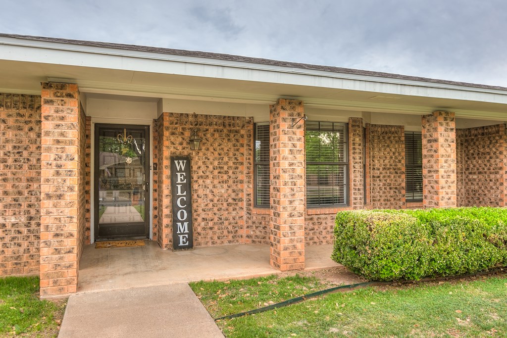 5014 Green Valley Trail Property Photo 4