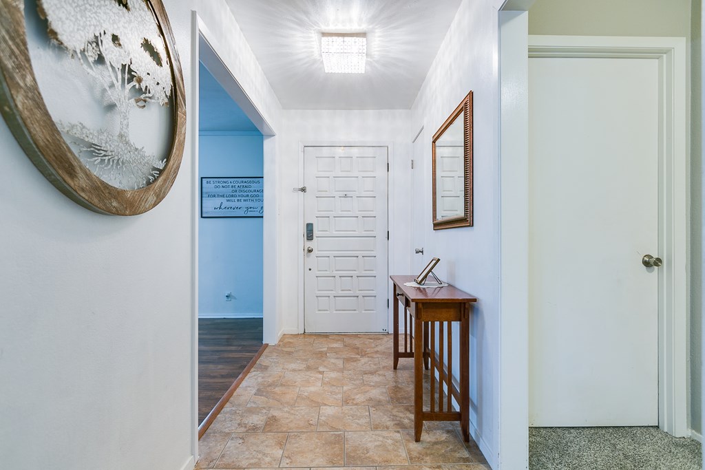 5014 Green Valley Trail Property Photo 6