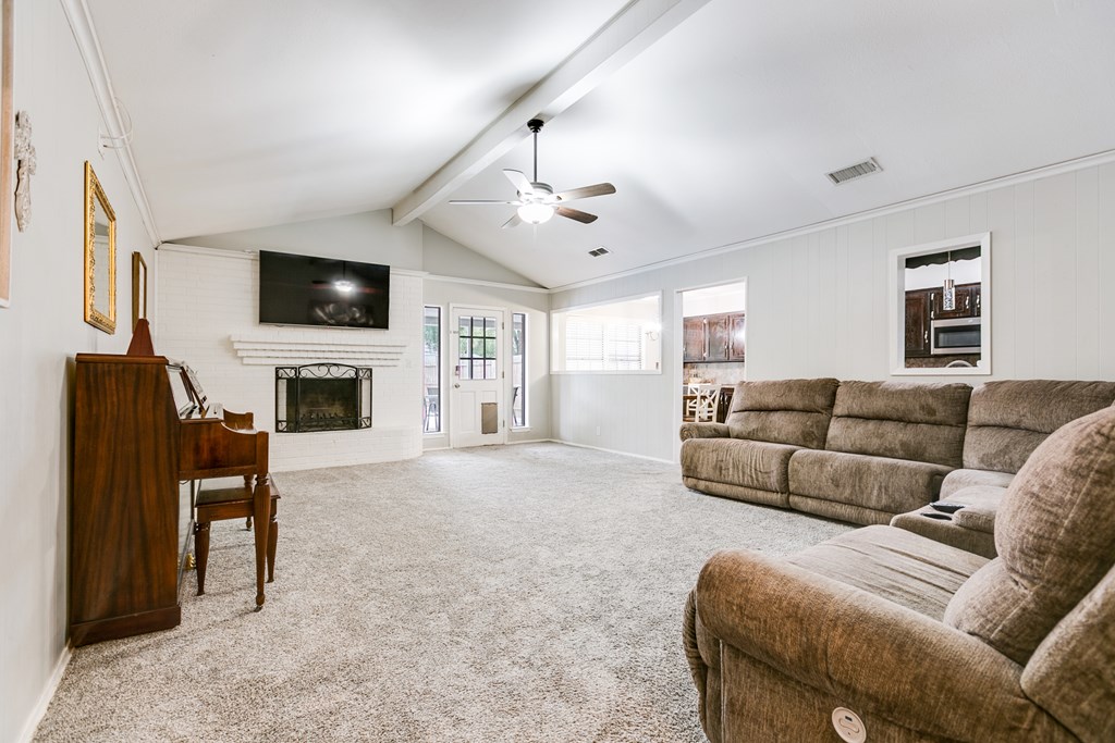 5014 Green Valley Trail Property Photo 7