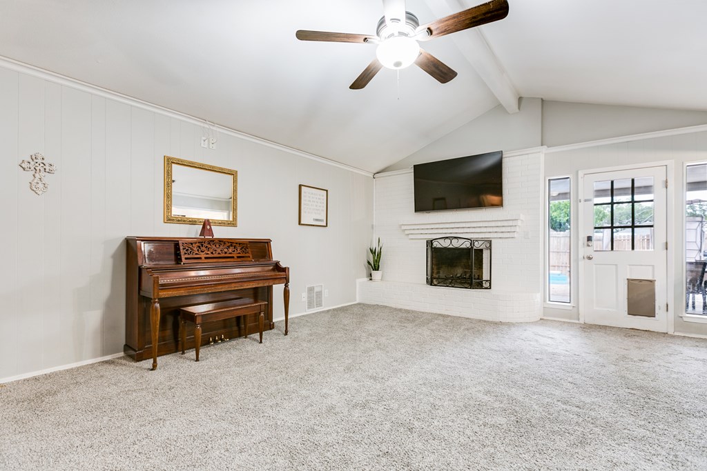 5014 Green Valley Trail Property Photo 9