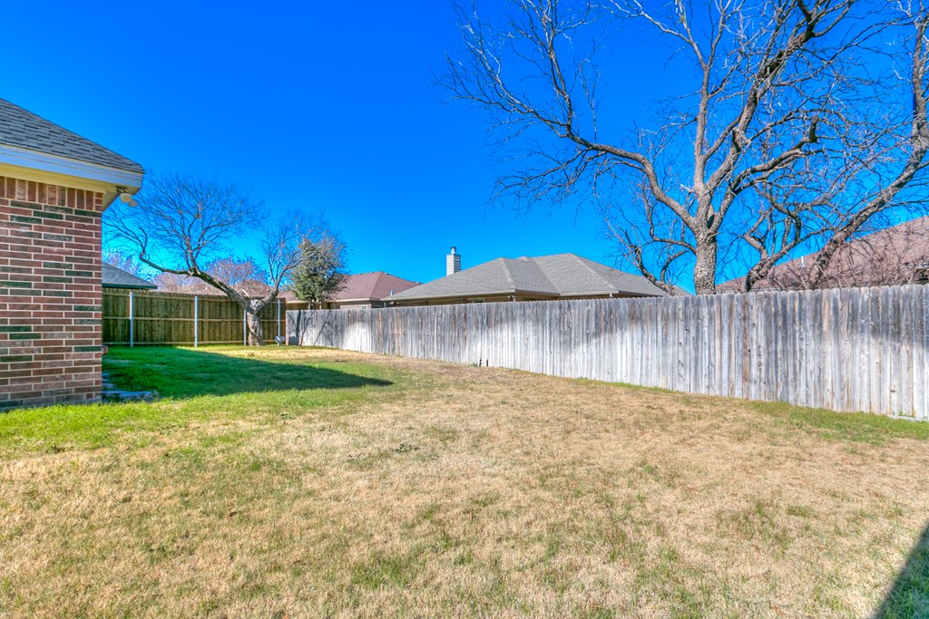 1910 Valleyview Dr Property Photo 36