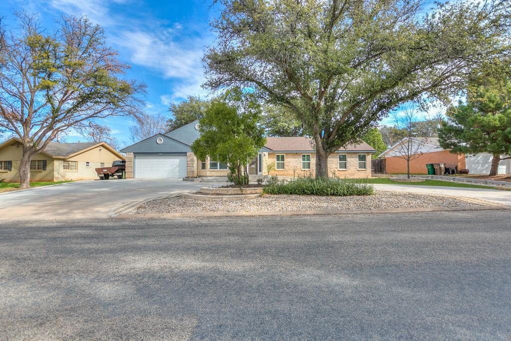 2760 Dena Dr Property Photo 2