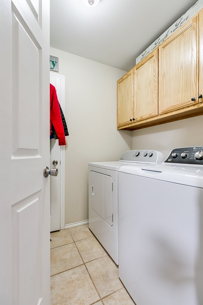 707 Durham Court Property Photo 25