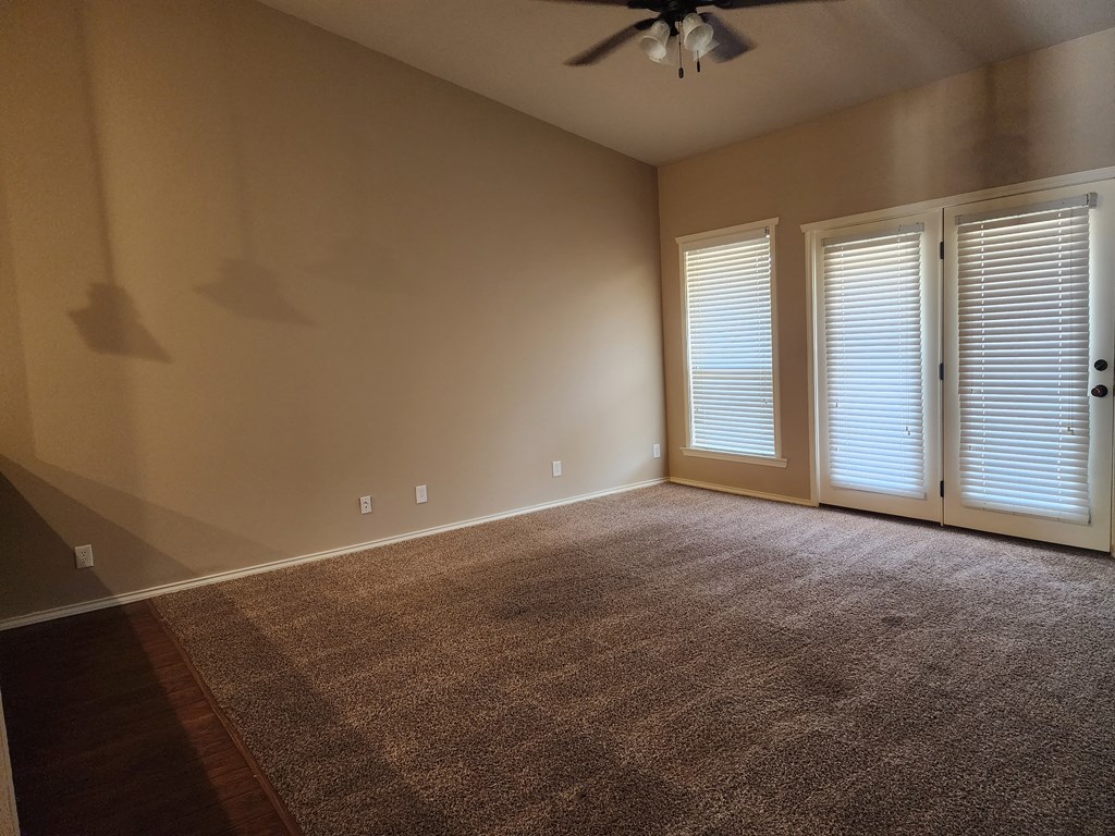 5031 Windwood Dr Property Photo 4