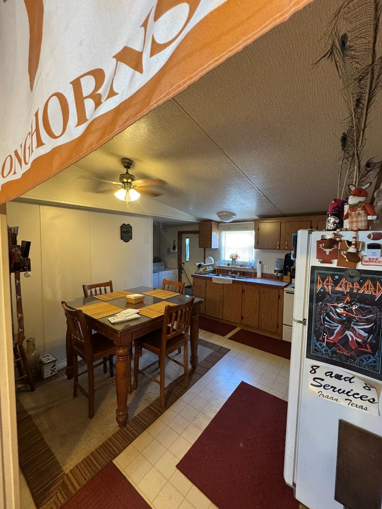 600 N Hallmark Property Photo 3