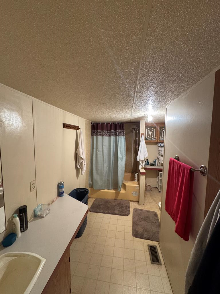 600 N Hallmark Property Photo 9