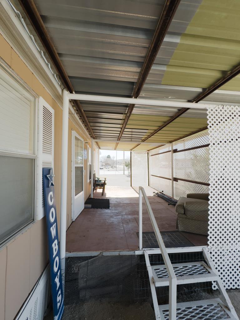 600 N Hallmark Property Photo 12