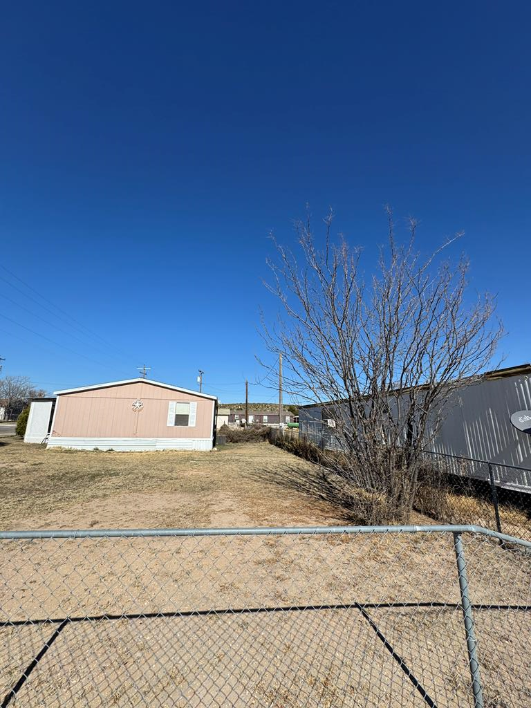 600 N Hallmark Property Photo 14