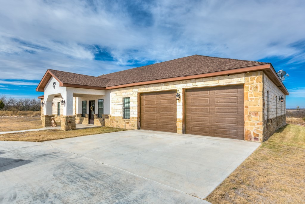 15016 Fm 1929 Property Photo 6