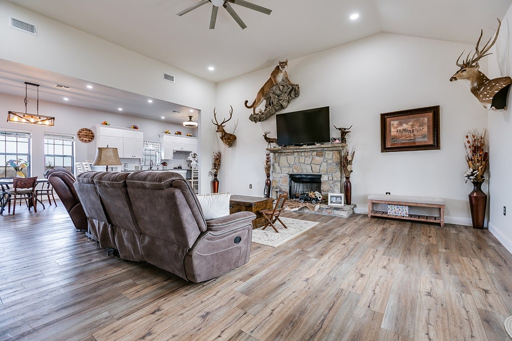 15016 Fm 1929 Property Photo 8