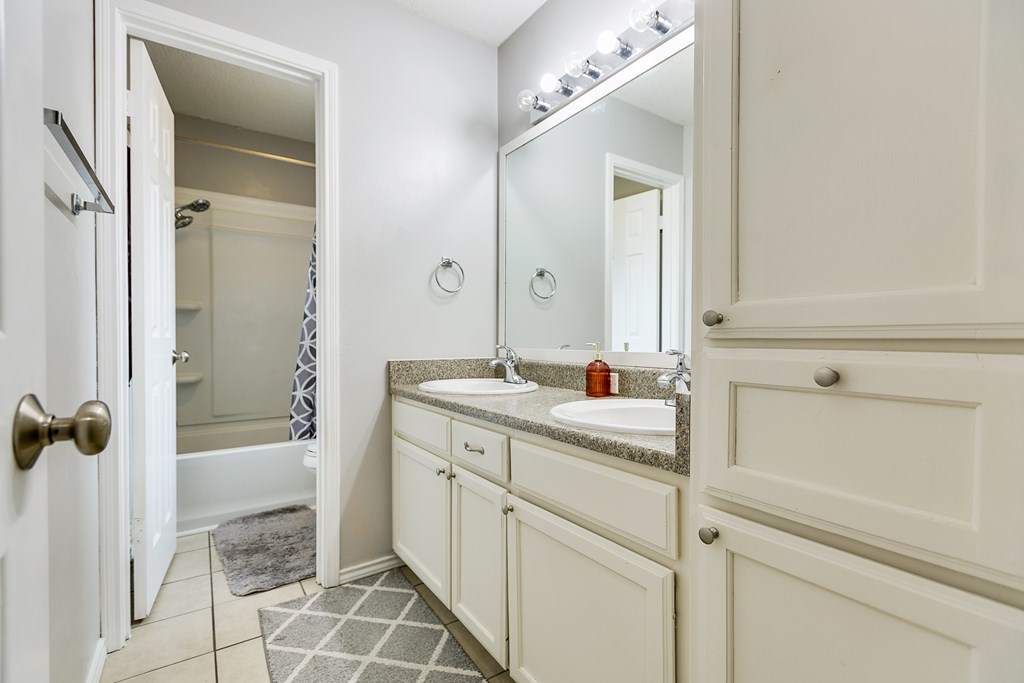 4929 Royal Oak Dr Property Photo 20