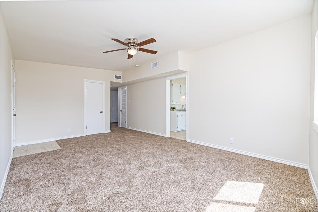 2219 Greenwood St Property Photo 13