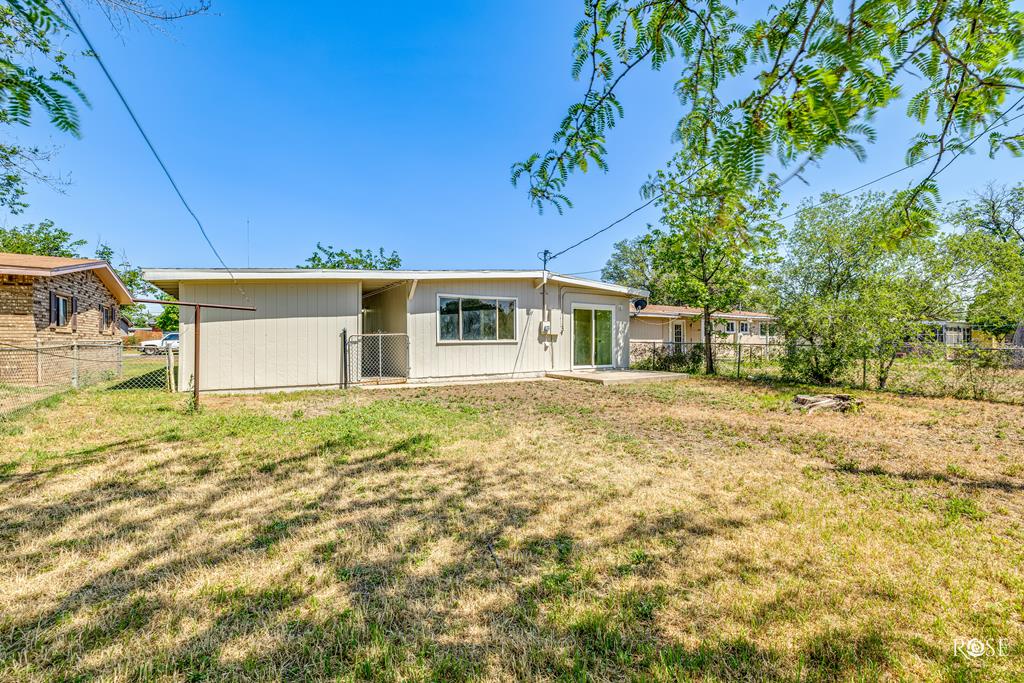 2219 Greenwood St Property Photo 23