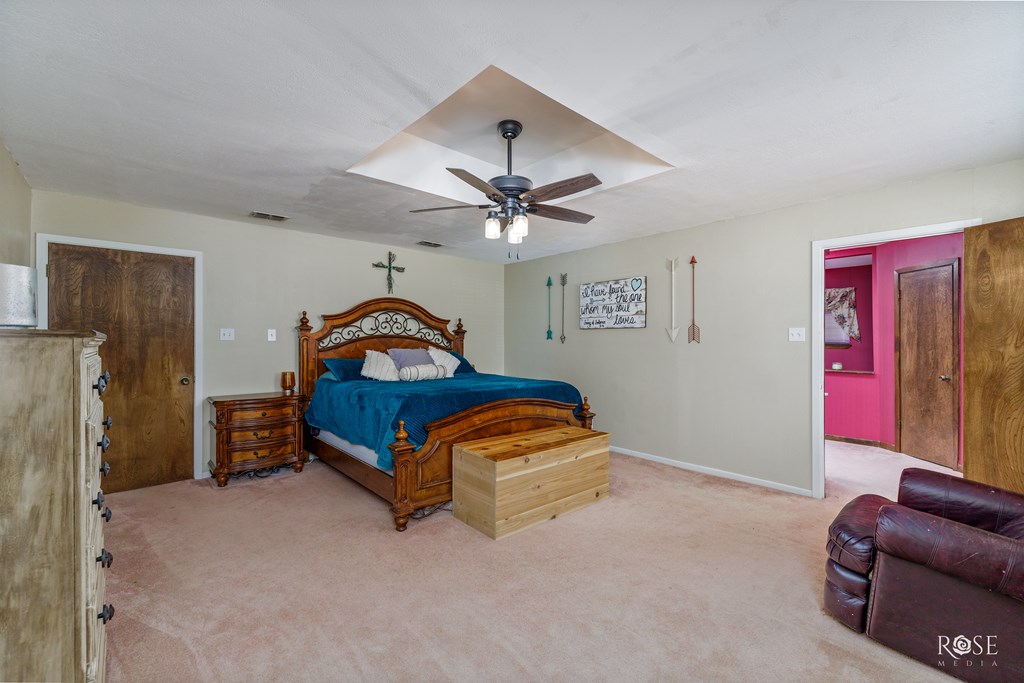 114 Oakwood St Property Photo 22