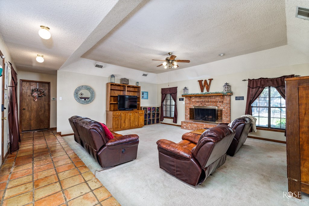 114 Oakwood St Property Photo 31