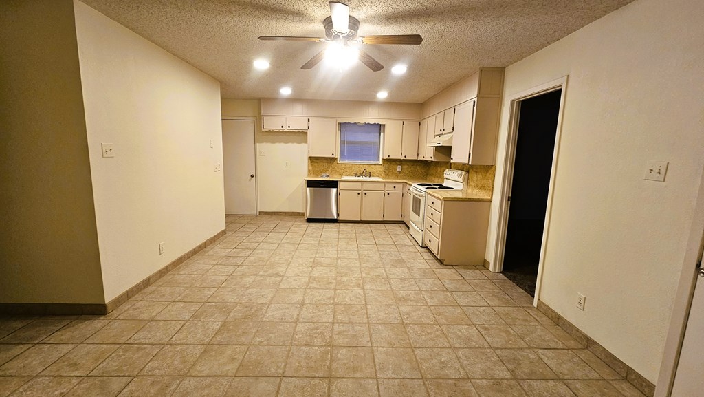 3326 Erin St Property Photo 4