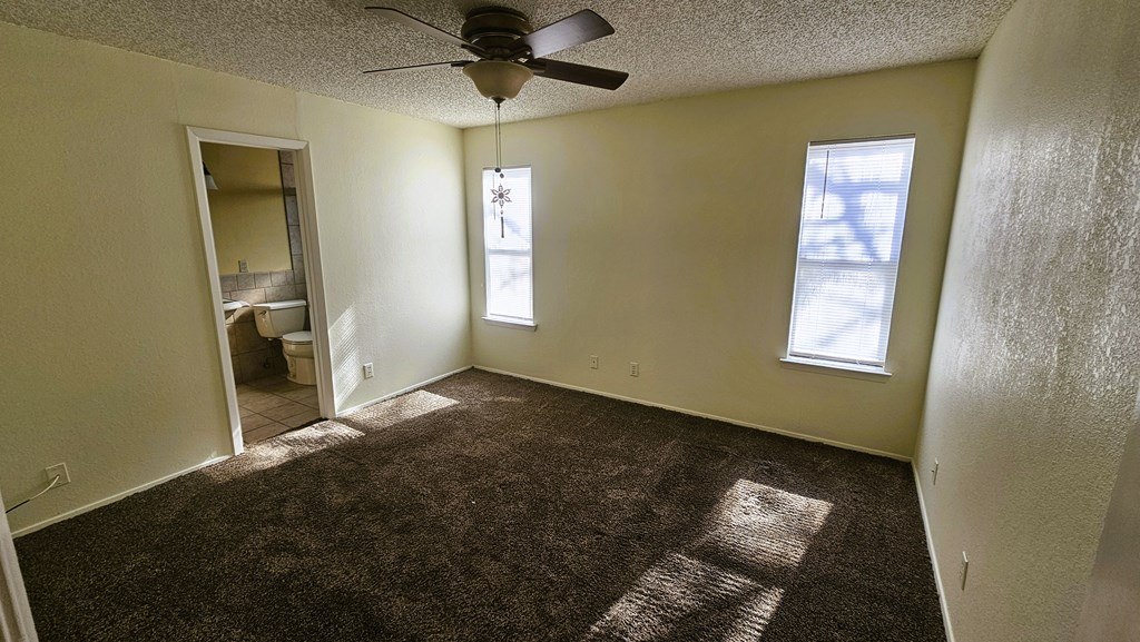 3326 Erin St Property Photo 6