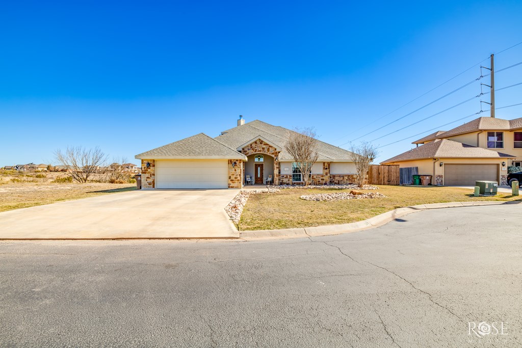 6242 Hallye Court Property Photo 3