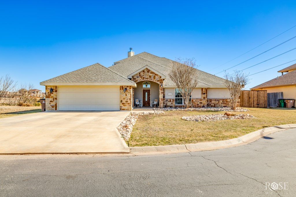 6242 Hallye Court Property Photo 3