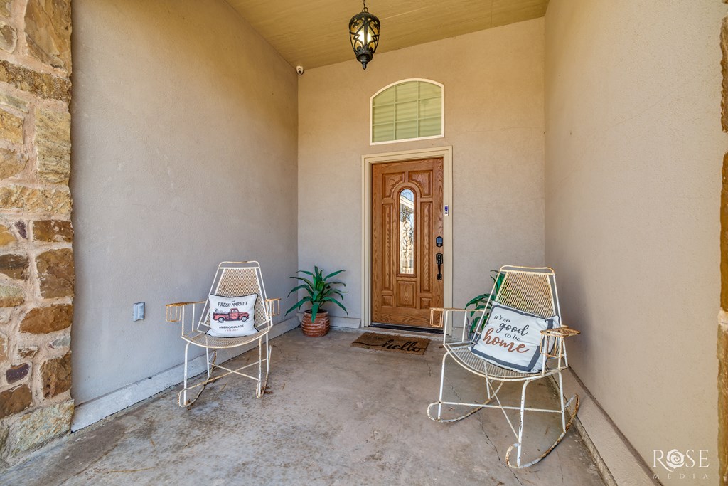 6242 Hallye Court Property Photo 8