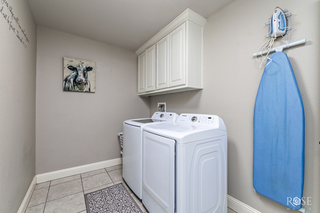 6242 Hallye Court Property Photo 32