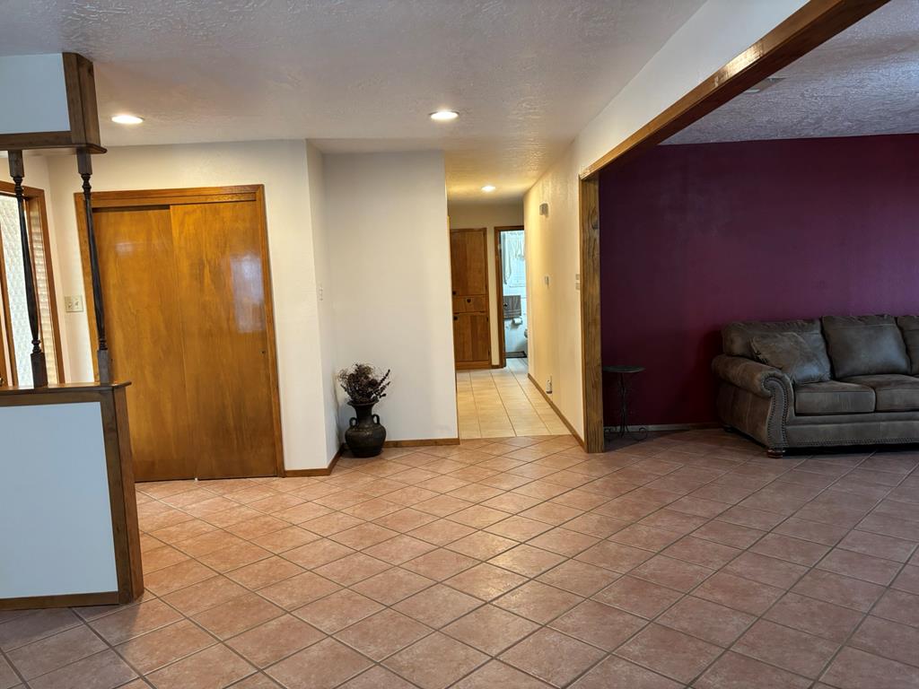312 W Main St Property Photo 13