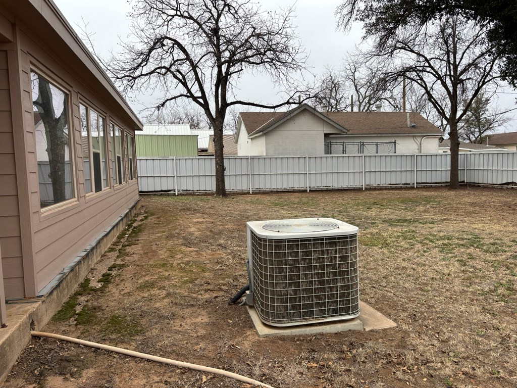 312 W Main St Property Photo 49