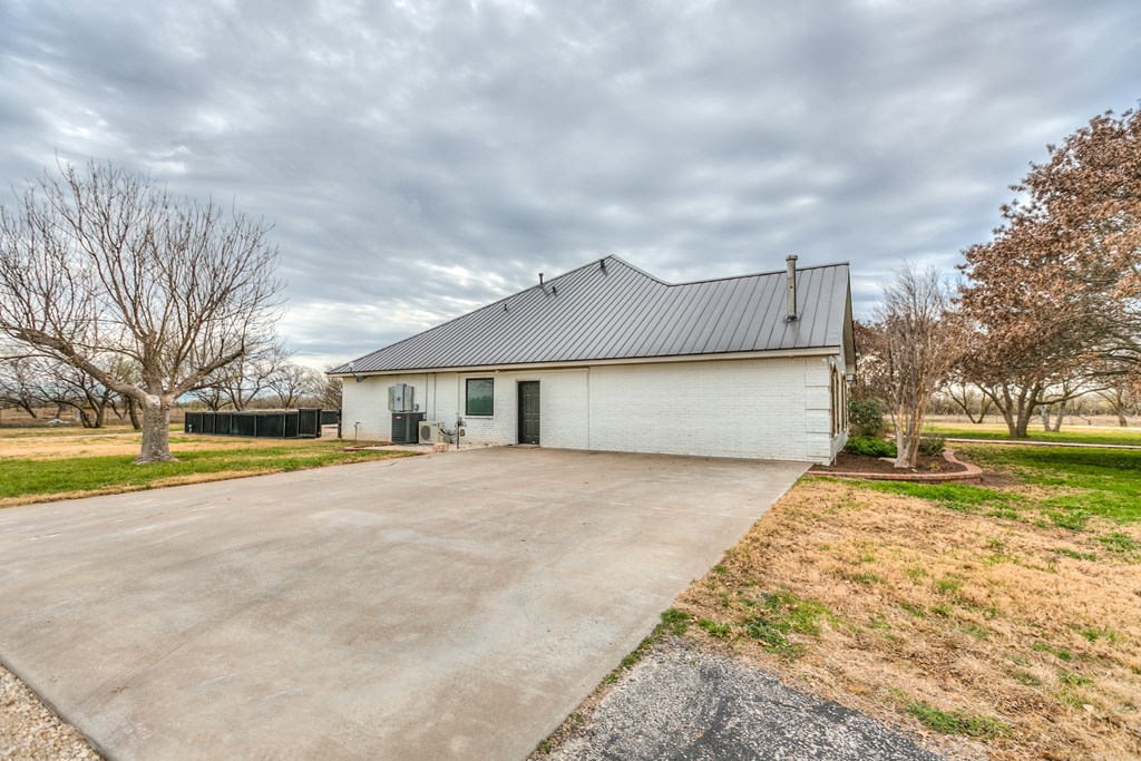 1522 Riverwood Dr Property Photo 4