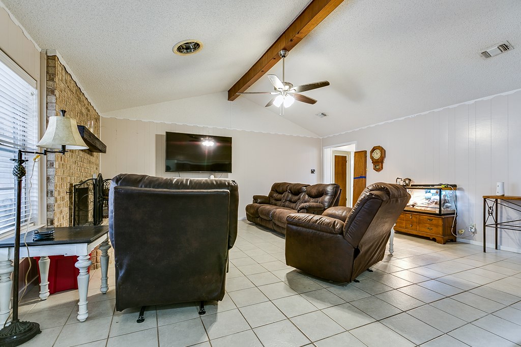 3301 Southland Blvd Property Photo 10