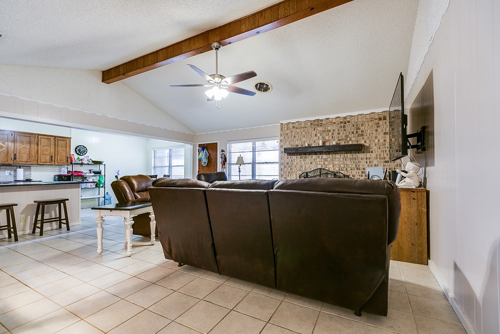 3301 Southland Blvd Property Photo 13