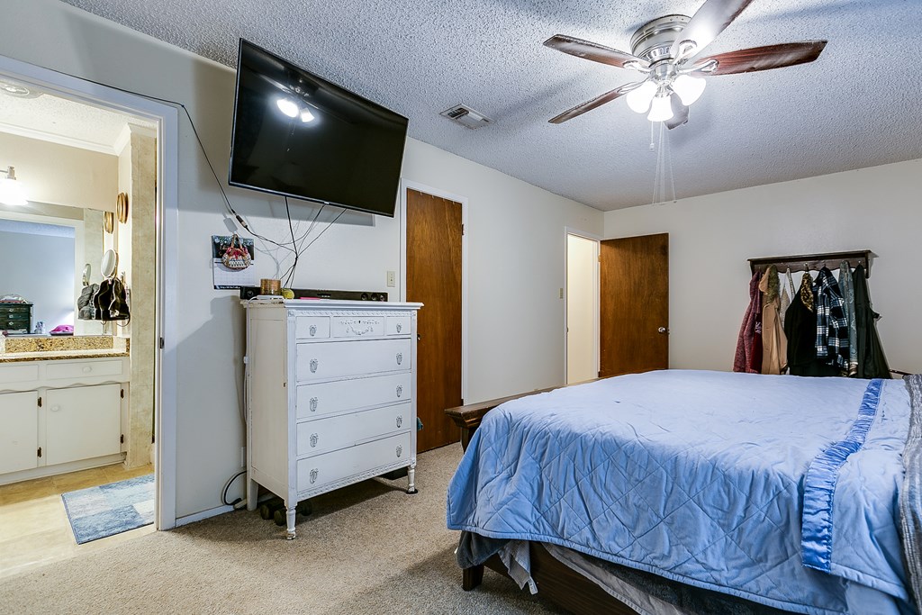 3301 Southland Blvd Property Photo 15