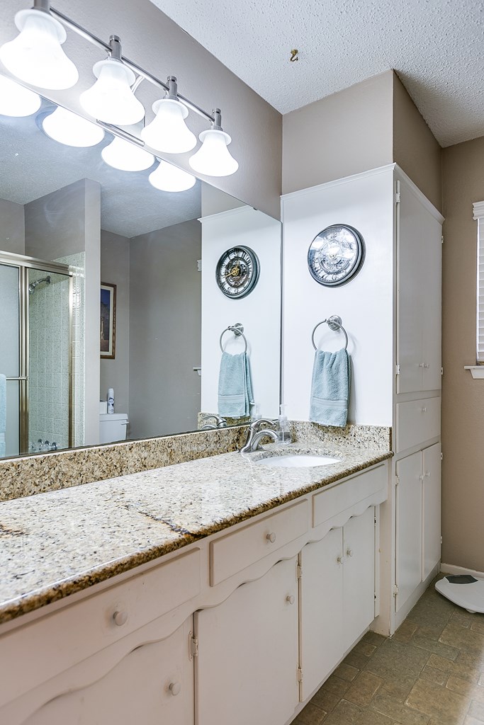 3301 Southland Blvd Property Photo 20