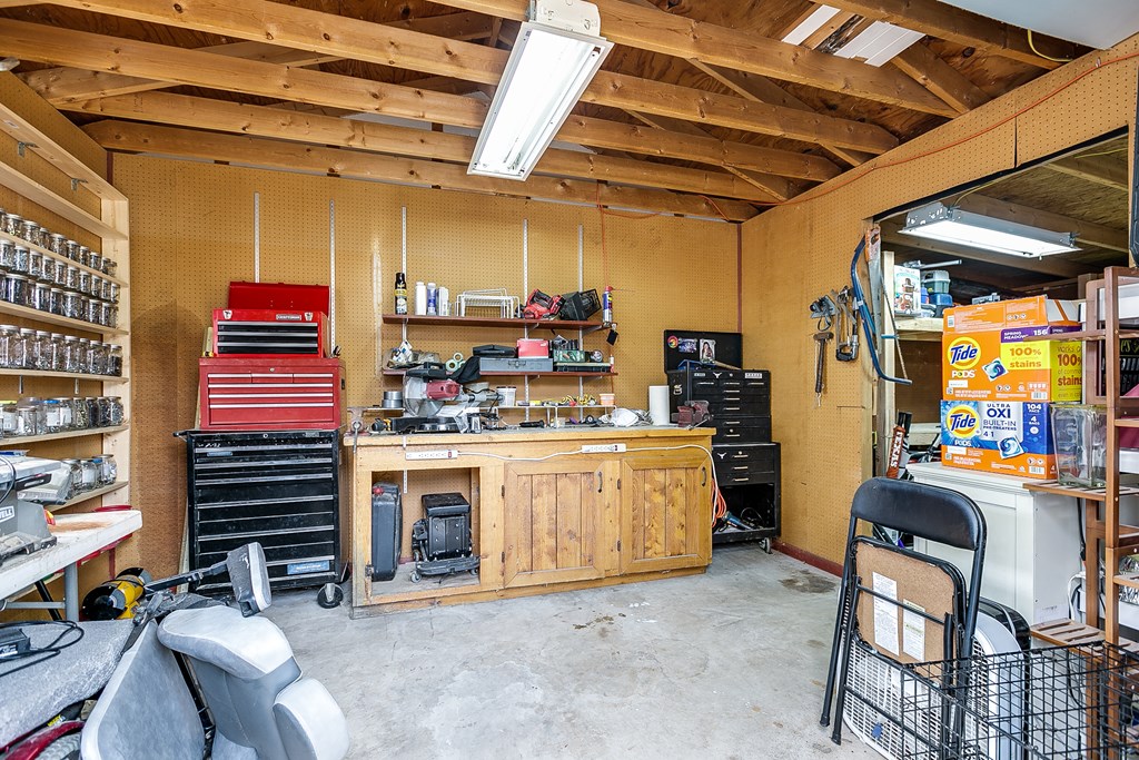 3301 Southland Blvd Property Photo 23