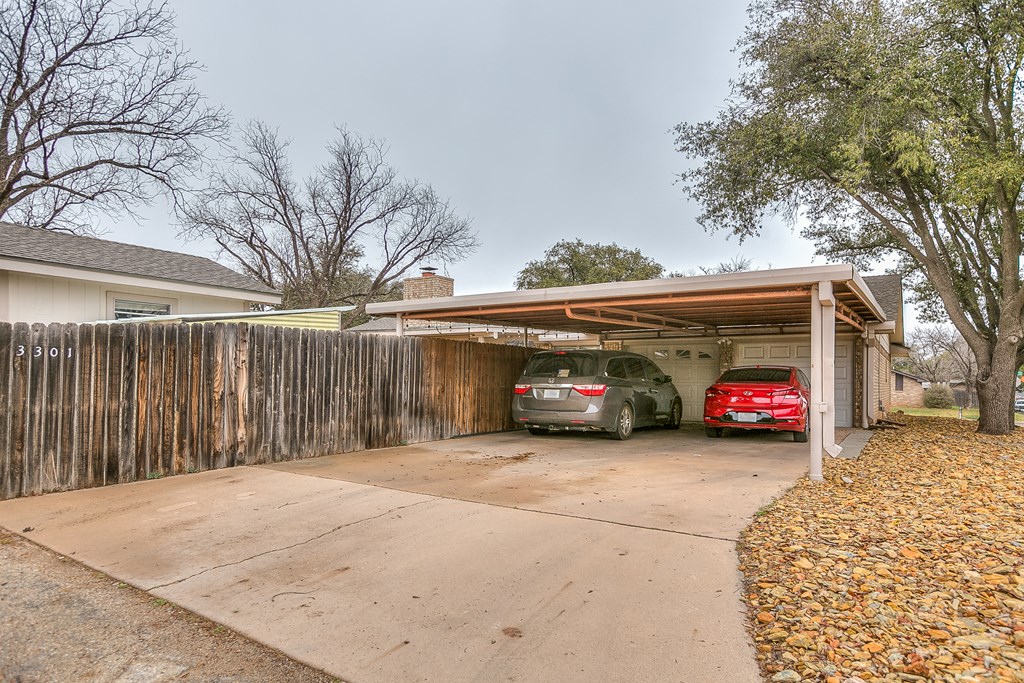 3301 Southland Blvd Property Photo 30