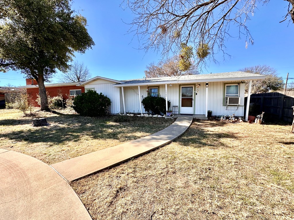 1705 Kenwood Dr Property Photo 3