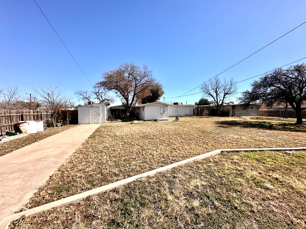 1705 Kenwood Dr Property Photo 7