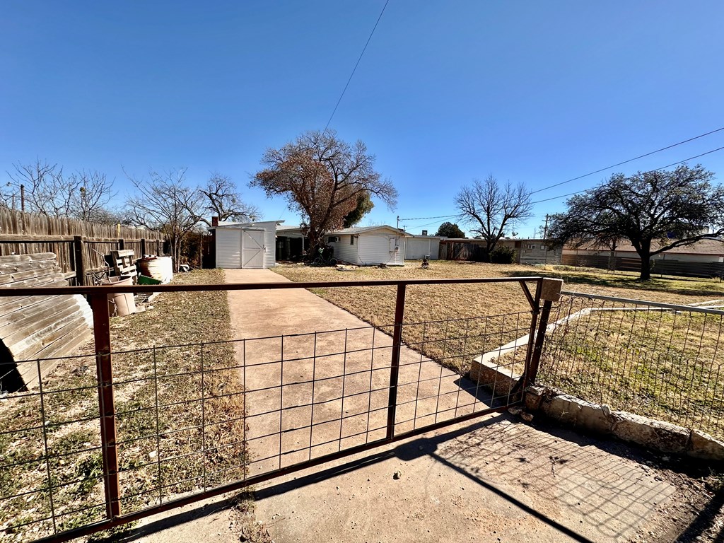 1705 Kenwood Dr Property Photo 10