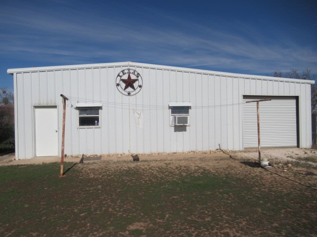 601 County Rd 459 Property Photo 21