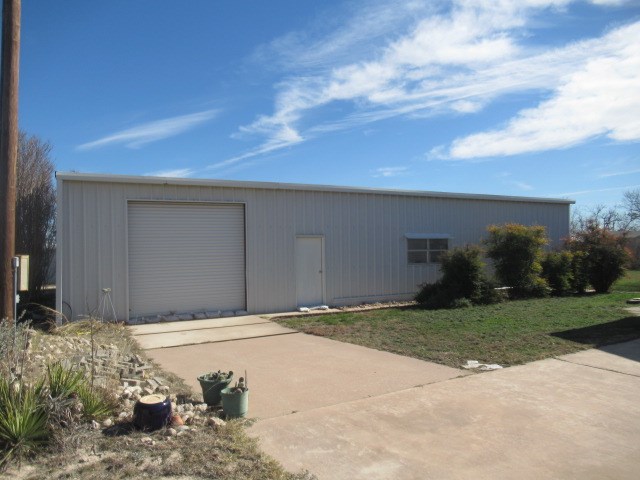 601 County Rd 459 Property Photo 22