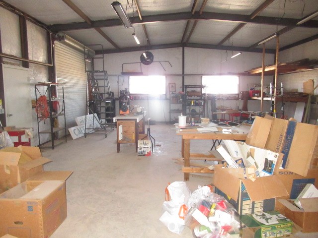 601 County Rd 459 Property Photo 28