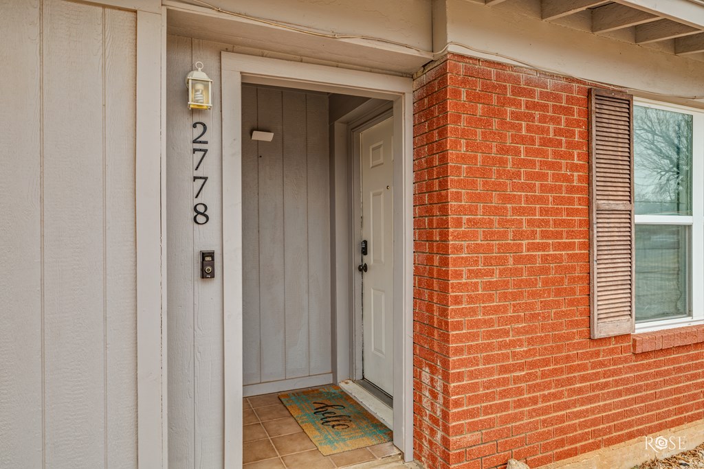 2778 University Ave Property Photo 4