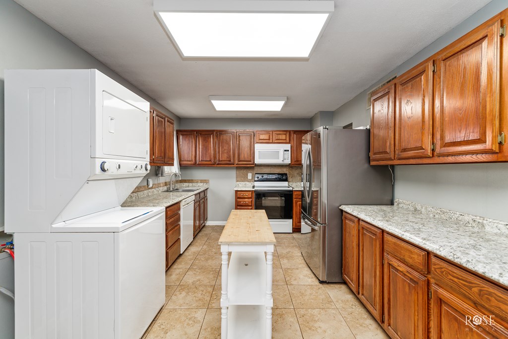 2778 University Ave Property Photo 10