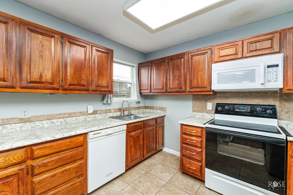 2778 University Ave Property Photo 11